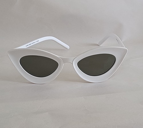White cat eye - sunglasses, lady