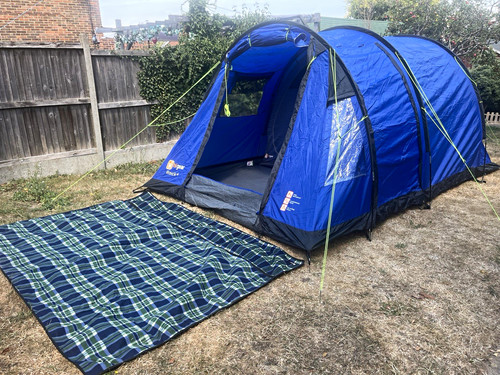 Gear rock person dome - hi,