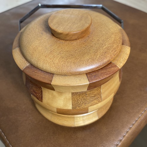 Biscuit barrel cambridge wear - biscuit,