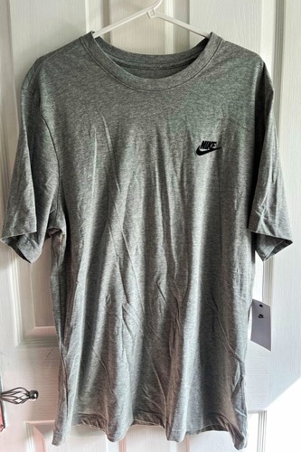Bnwt nike the - nike, tee