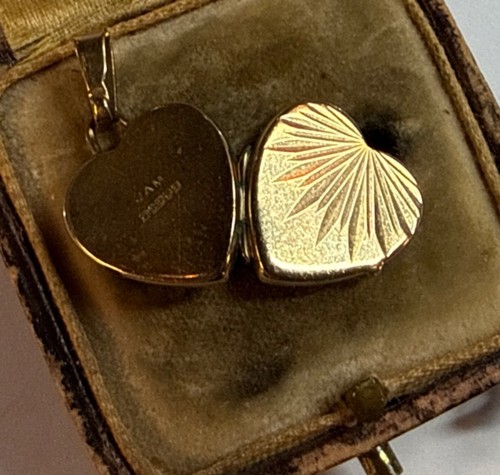 Vintage 9ct yellow gold photo - gold,