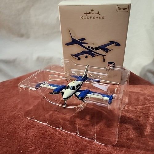 Hallmark keepsake cessna 310 - hallmark,