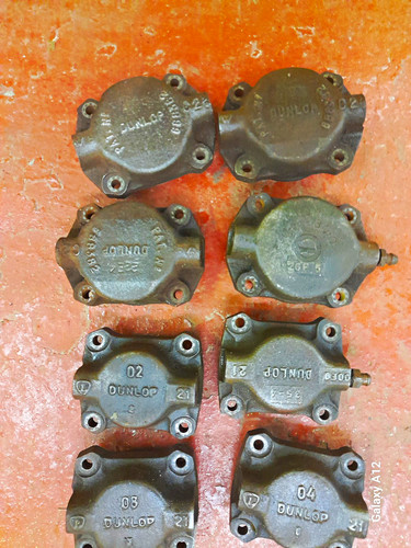 Dunlop front and rear pistons - front,