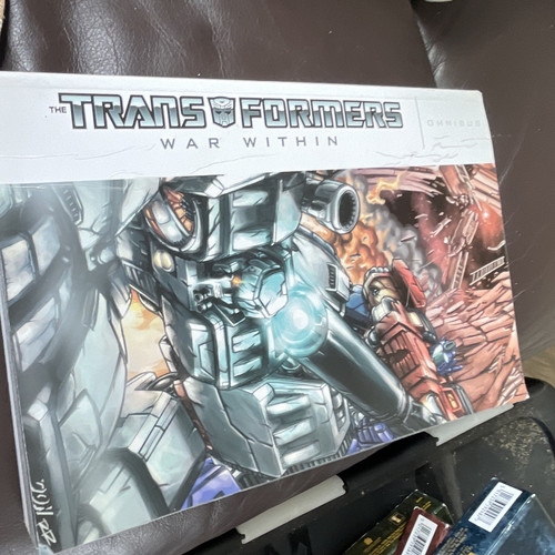Idw transformers war - transformers:, within