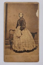 CDV OF A PRETTY VICTORIAN LADY HODING A HAT, BY LANCASTER OF BURNLEY