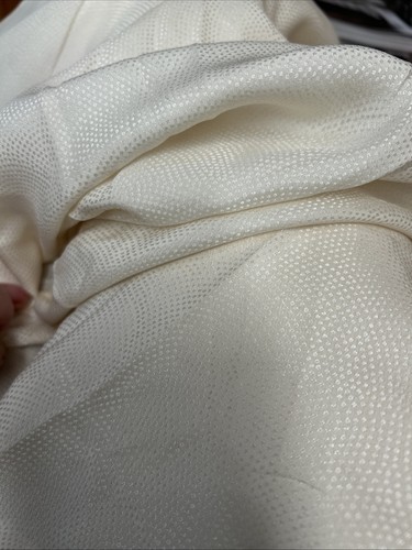 35m cream jaquard silk - of,