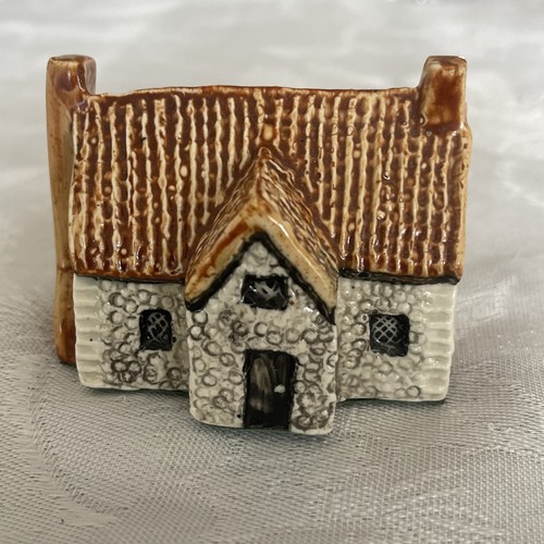 Britain miniature 8 - no,