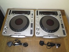 2 x Pioneer CDJ-800MK2 DJ