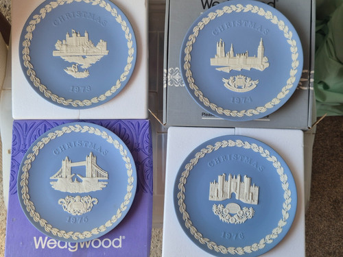 Wedgwood jasperware - x,