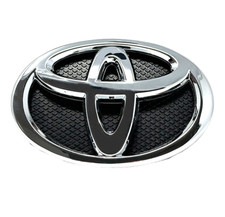 Toyota Yaris Emblem Front