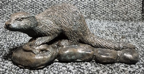 Vintage dutt bronze resin - j,