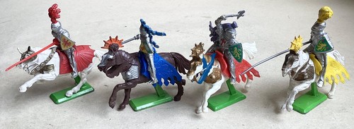 Britains deetail x4 mounted - -,