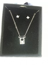 Ladies Necklace And Earrings Set