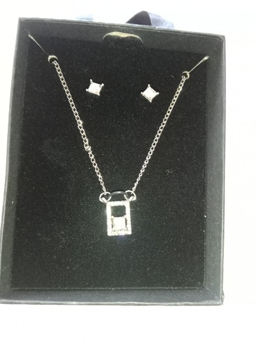 Ladies necklace and earrings - necklace,
