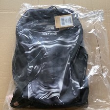 SS23 FW18 Supreme x The North