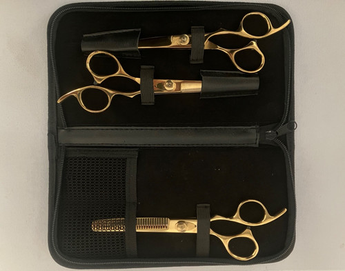 Dog grooming - ,