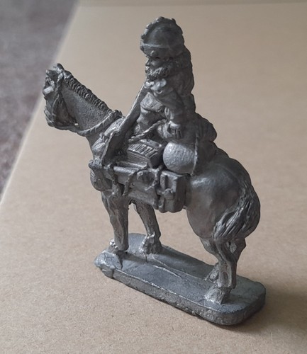 Grenadier halfling mounted - grenadier,