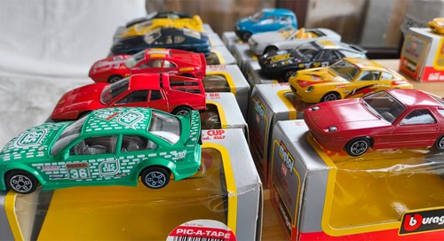 Burago scale die cast - burago,