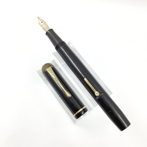 Relief black fountain pen - black,