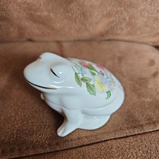 Aynsley  Frog trinket box.  Wild Tudor  .  Bone China.
