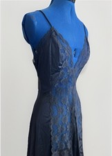 Vintage 80s Val Mode Plunging