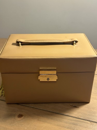Vintage tan jewellery box - jewellery,