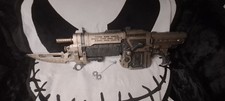 Gears of War 3 - Retro Lancer (Gold Version) 36" 1:1 Full Size Replica by NECA