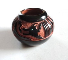 Kinlicheni Navajo Pottery Vase