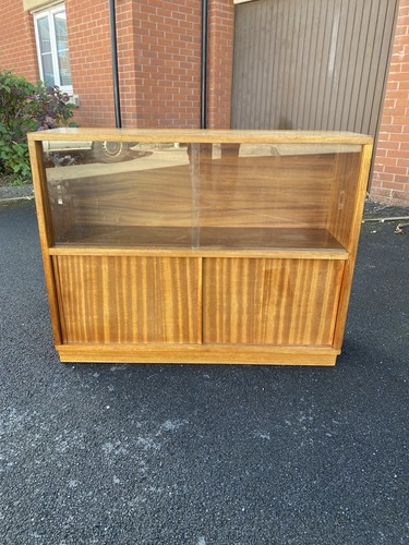 Midcentury plan bookcase - g, /
