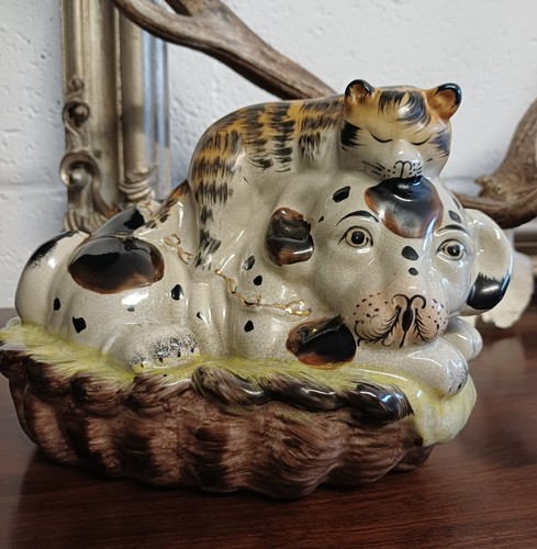 Rare staffordshire style - rare, dog