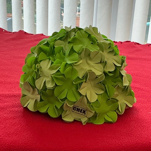 Green flower petal - , adult