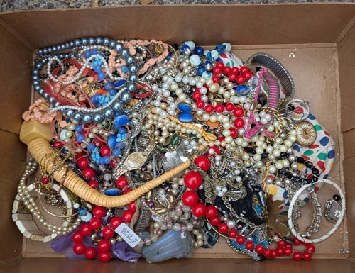 Vintage costume jewellery - vintage,