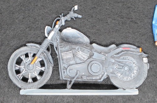Bare pewter figurine - bare,