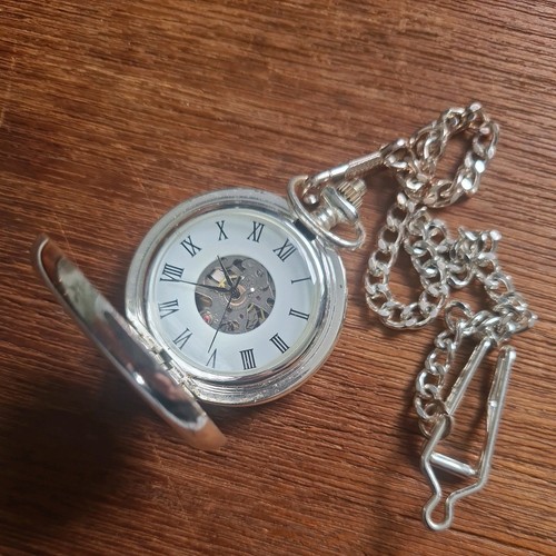 Metal half hunter skeleton