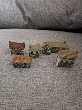 5 x Wade Whimsey Cottages /