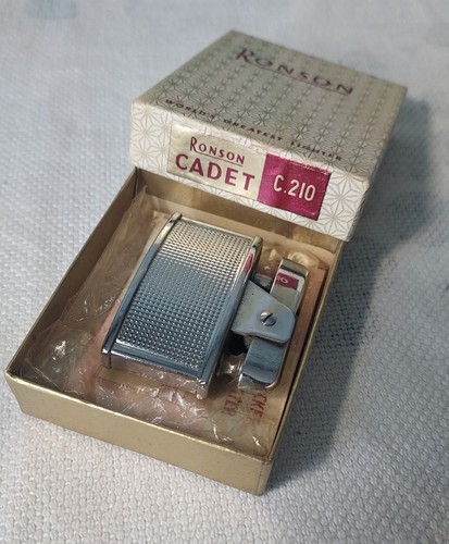 Ronson cadet 210 - ronson, c.210