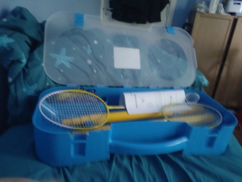 Outdoor play badminton - ,