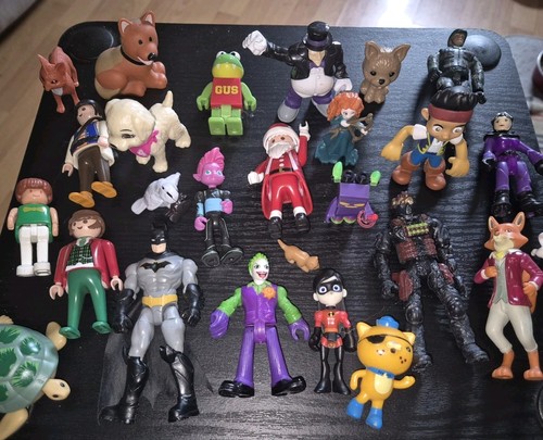 Job lot toy figures - toy,