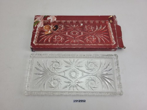 Serving plate studded - ,