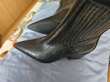 womens black leather Ankle boots size 6