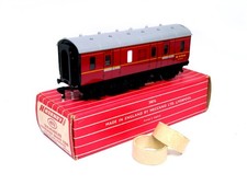 RARE HORNBY DUBLO 2 RAIL 4076 SIX WHEELED BRAKE VAN NR MINT BOXED NO RESERVE