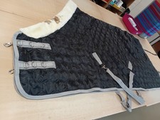 Rhinegold Hexagonal Stable Quilted Rug Fur Collar 150g fill 6ft Black (HAP)