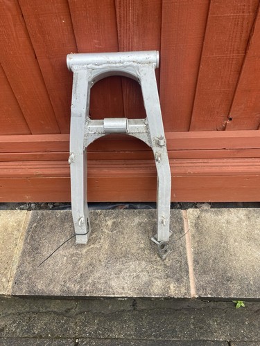 Suzuki gsxr750j swing arm - gsxr750j,