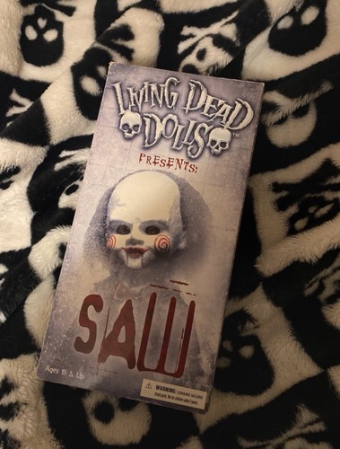 Saw living dead - saw, the
