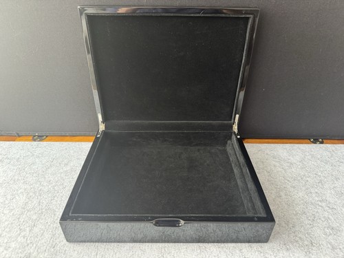 Royal mint black gloss box - mint,