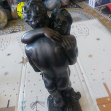 Figurine Sculpture Couple