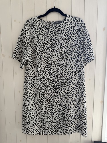 Black and white leapord print - black,