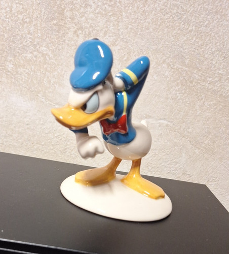 Royal doulton mickey mouse - royal,
