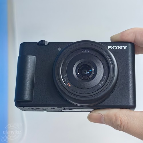 Black sony flip out - black, zv-1f