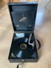Antique DECCA CRESCENDO Portable 78 wind-up Gramophone/record player working